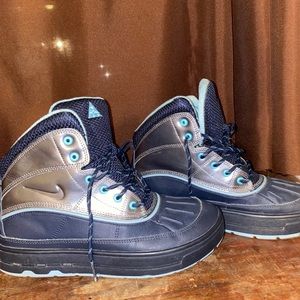 Girls Nike winter boots .